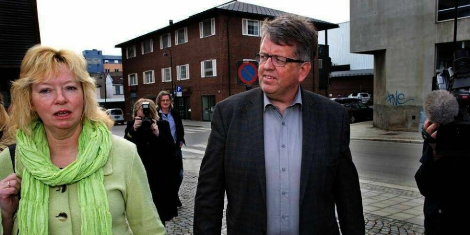 ANKE: Rune Øygard og kona Reidun ville ikke snakke med pressen da de kom til Høyesterett torsdag. Her er de to utenfor Eidsivating lagmannsrett i Hamar. Ankesaken gikk der i mai.