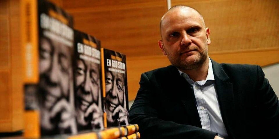 BOK: Frank Rossavik har skrevet bok om mediemannen Kåre Valebrokk.