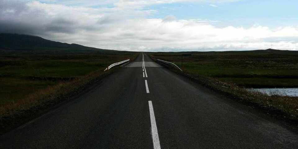 BOK:  Forfatter Audur Ava Olafsdottir har kommet med en ny bok. Den heter «Regn i november». Hovedpersonen i boka kjører på tvers av Island med en fireåring.