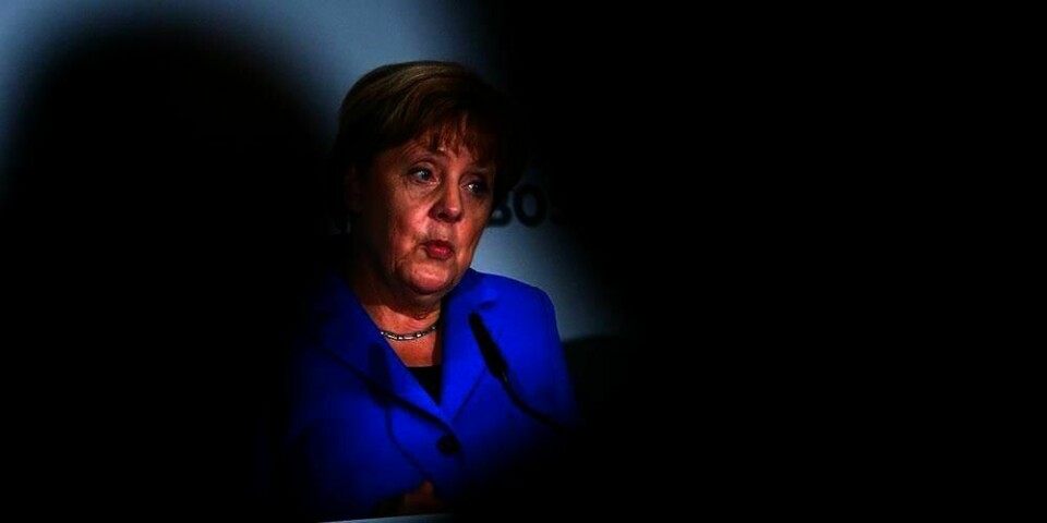 AVLYTTET: Varsleren Edward Snowden avslørte at USA avlyttet telefonen til Angela Merkel, lederen i Tyskland. Det gjorde at forholdet mellom landene ble dårligere.