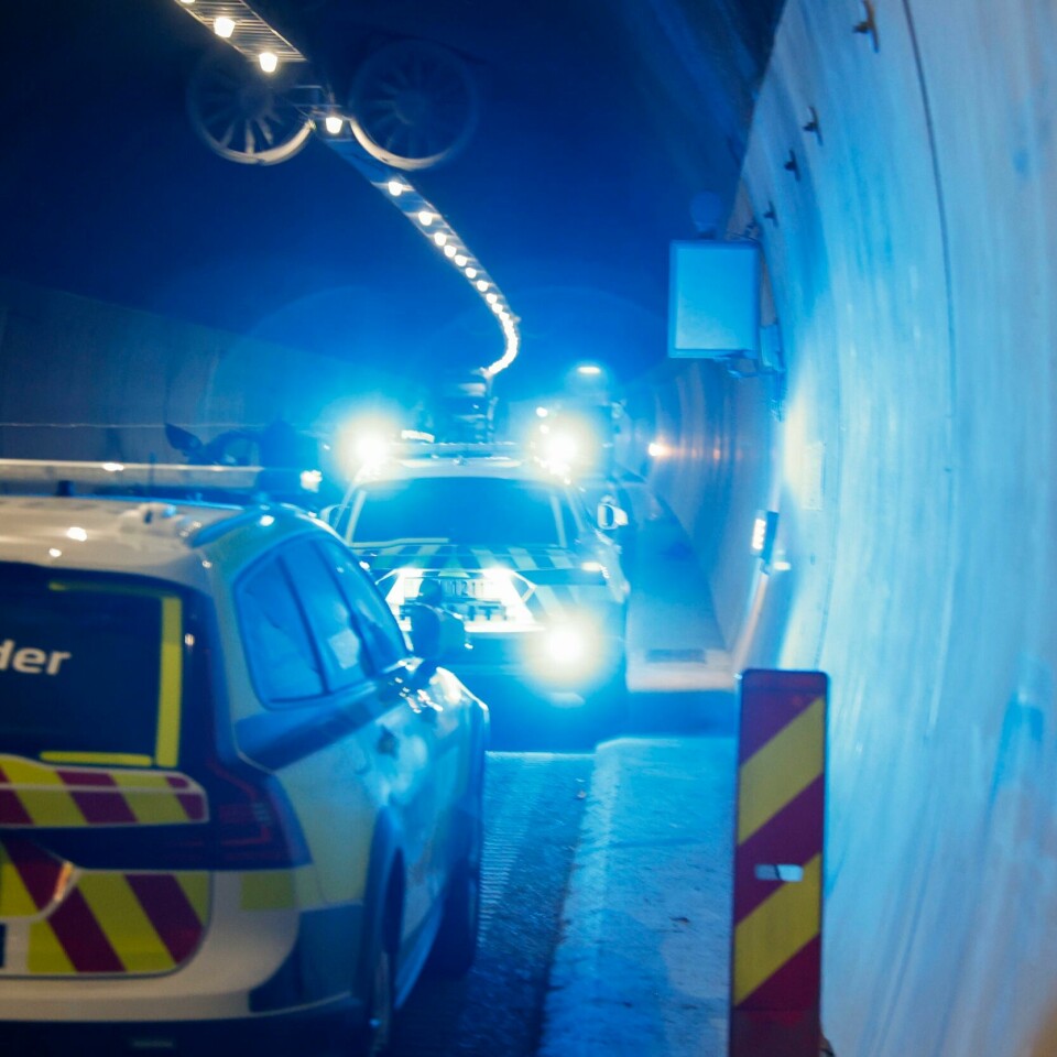 VIKEN: 22 personer døde i trafikken i Viken i fjor. Bildet er fra en av ulykkene. Viken er fra 1. januar delt opp i flere fylker. Bildet viser politiet på plass i Bragernestunnelen.