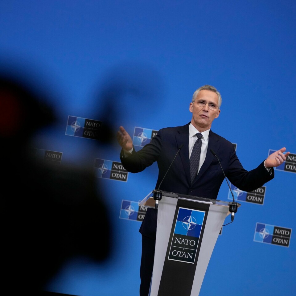 NATO: Jens Stoltenberg sier at Nato skal bruke mer penger på forsvar framover. Nato-sjef Jens Stoltenberg sier 18 av medlemslandene kommer til å nå målet om å bruke 2 prosent av BNP på forsvar i år. Torsdag og fredag samles alliansens forsvarsministrene. Foto: Virginia Mayo / AP / NTB