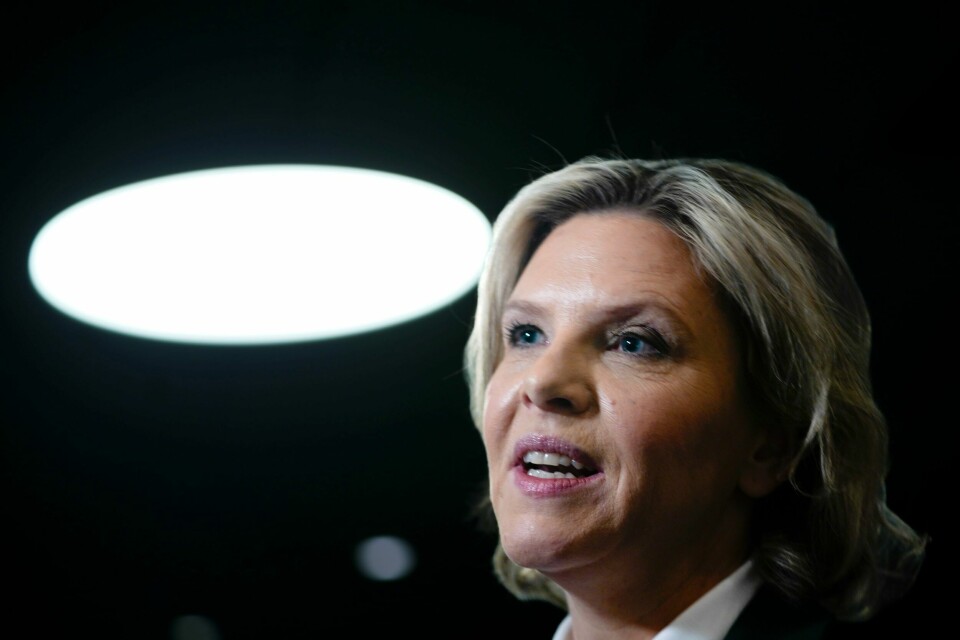 REAGERER: Frp-leder Sylvi Listhaug sier hun er blitt trakassert av demonstranter. Frp-leder Sylvi Listhaug sier hun er blitt trakassert av demonstranter og at hun ikke lenger kan gå rundt alene i Oslo sentrum. Foto: Terje Pedersen / NTB