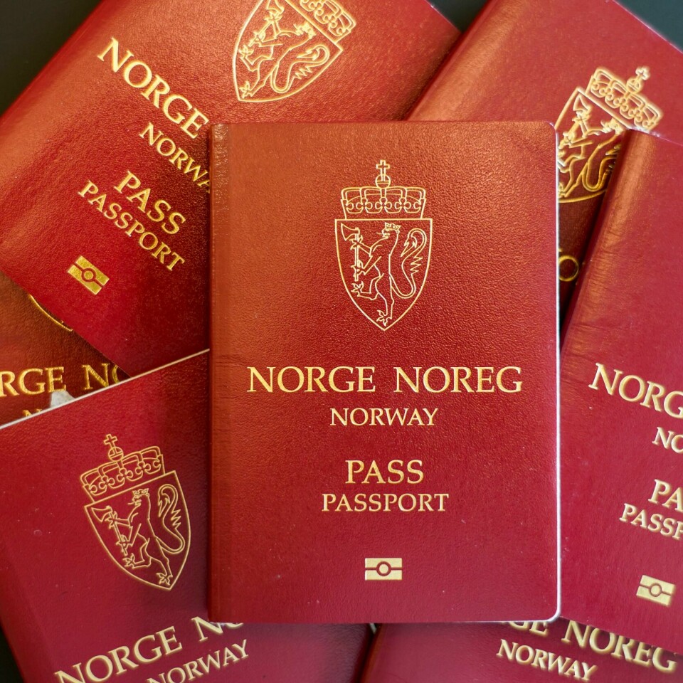 KRAV: Det har vært krav om synlige ører på bildet i norske pass. Det blir det slutt på.