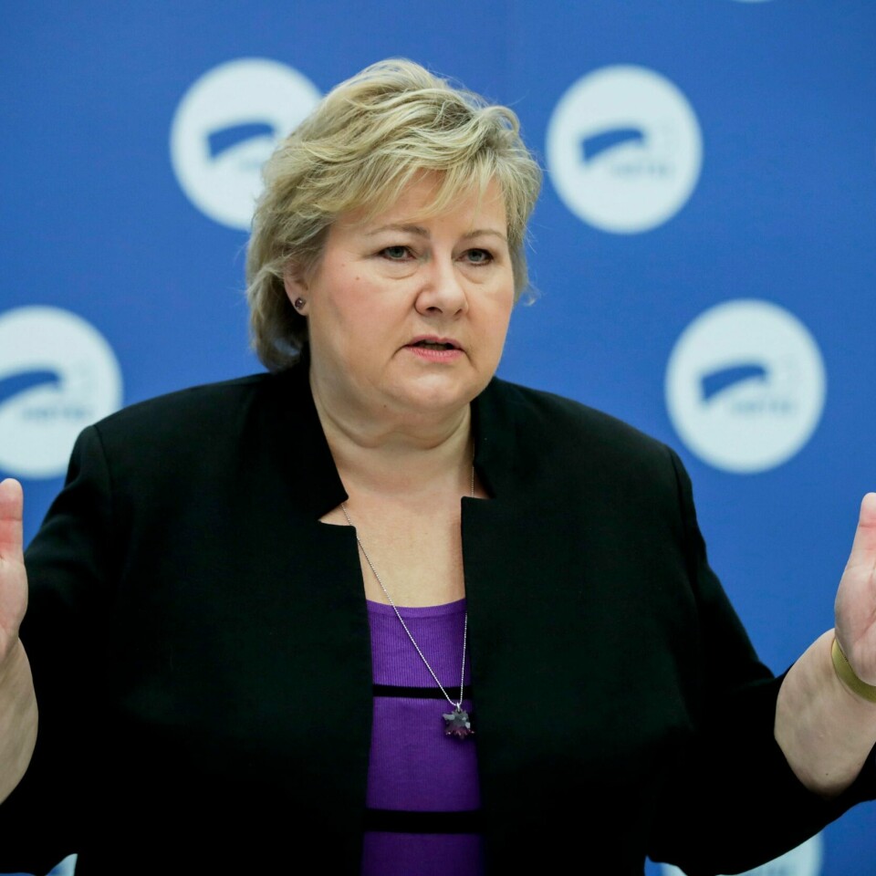 ADVARER: Svensker og polakker er blant dem som opplever mest smitte-hets i Norge, sier statsminister Erna Solberg.