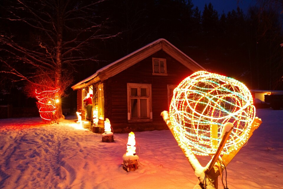 HYGGE: Det er mye hygge med lys i mørket før jul. Men det er viktig at lysene er i orden. Hvis ikke kan det bli større risiko for brann.