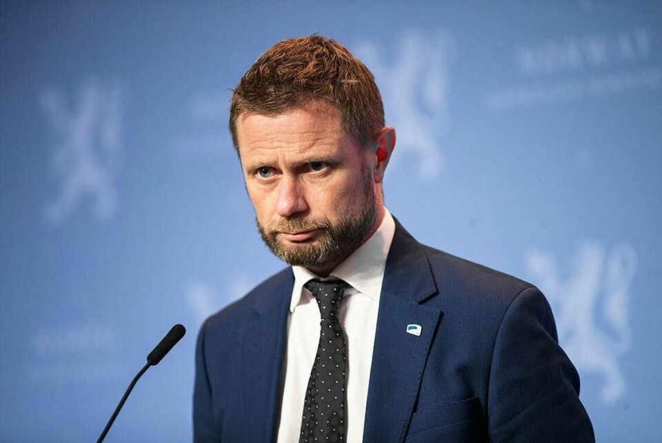 VAKSINE: Norge kan kanskje få en vaksine mot korona rundt nyttår. Det sier helseminister Bent Høie.