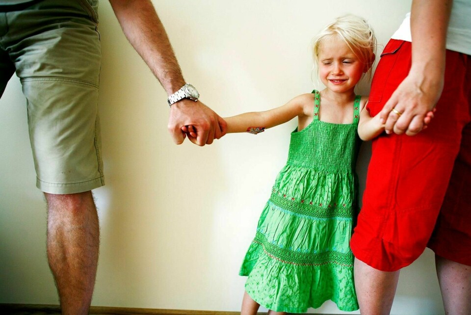 MØTE: Det er mange møter og krav når foreldre vil skilles. Men barna har også rett på hjelp, mener et utvalg.