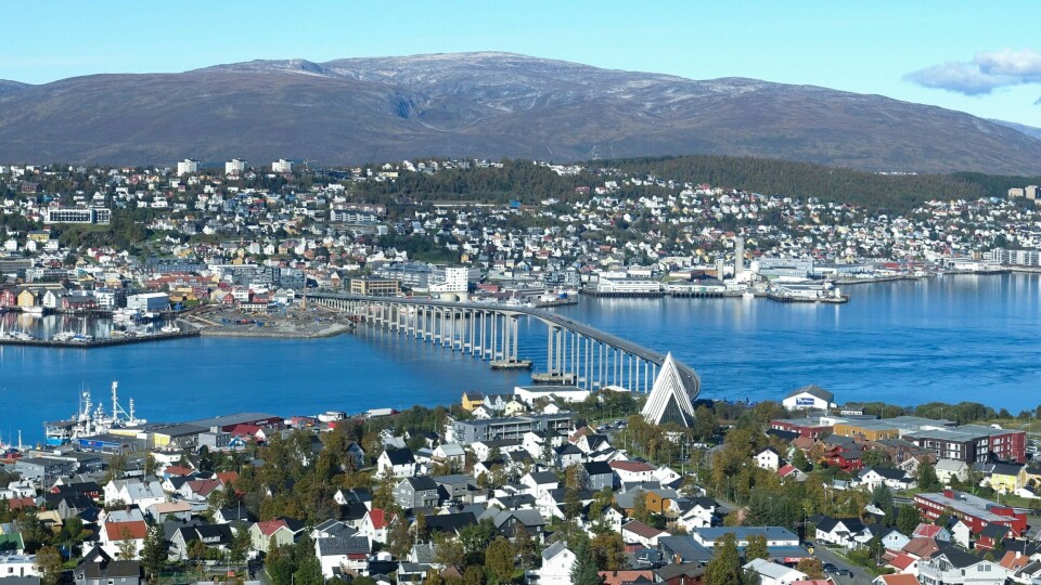 TROMSØ: Politiet har pågrepet en kvinne i Tromsø. Hun skal ha truet og skadd folk med kniv.