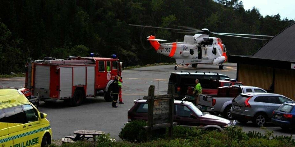 ULYKKE: Redningsfolk ble sendt til Hardanger etter at et helikopter styrtet. Fem mennesker kan være døde.