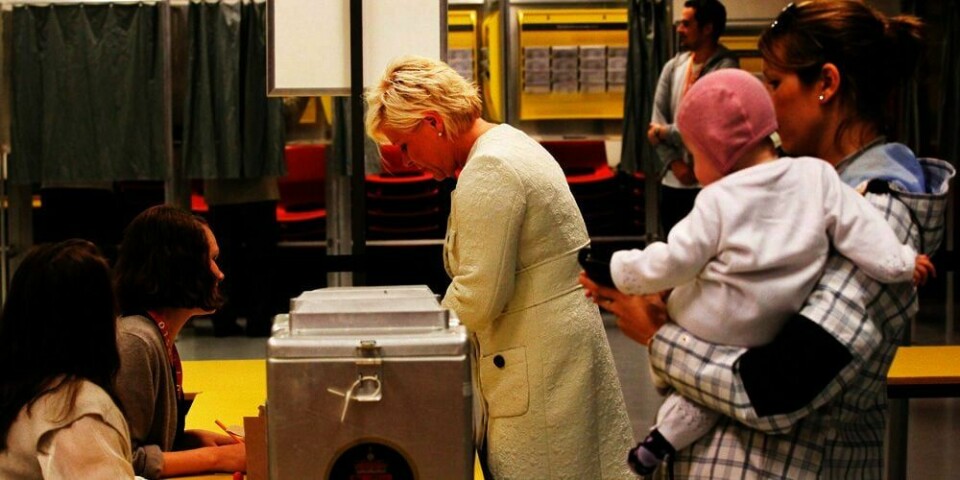STEMTE: Siv Jensen leder Fremskrittspartiet (Frp). Hun er en av mange hundre tusen nordmenn som har stemt mandag. Resultatet blir kjent senere mandag kveld.