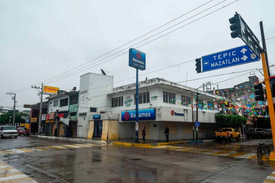 TOMT: Folk venter på orkanen Willa i Mexico. Gatene i Sinaloa er nesten helt tomme.