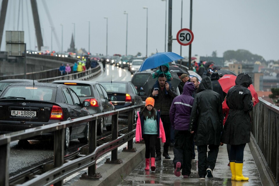 BUSS: Bomstasjoner gjør at flere tar buss på Nord-Jæren. Bilde er tatt under en demonstrasjon mot bomstasjoner på bybroa i Stavanger.