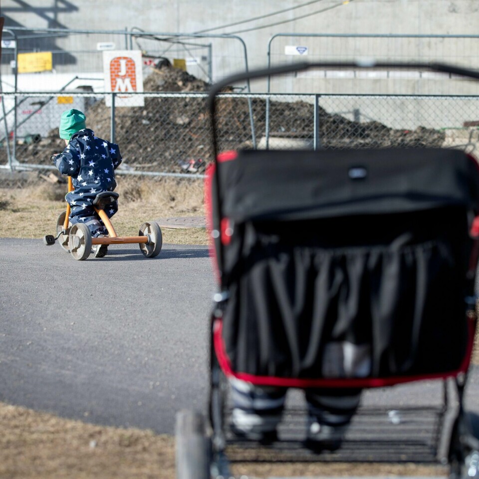 GRATIS: Flere barn skal få gratis tid i barnehagen. Det lover regjeringen.