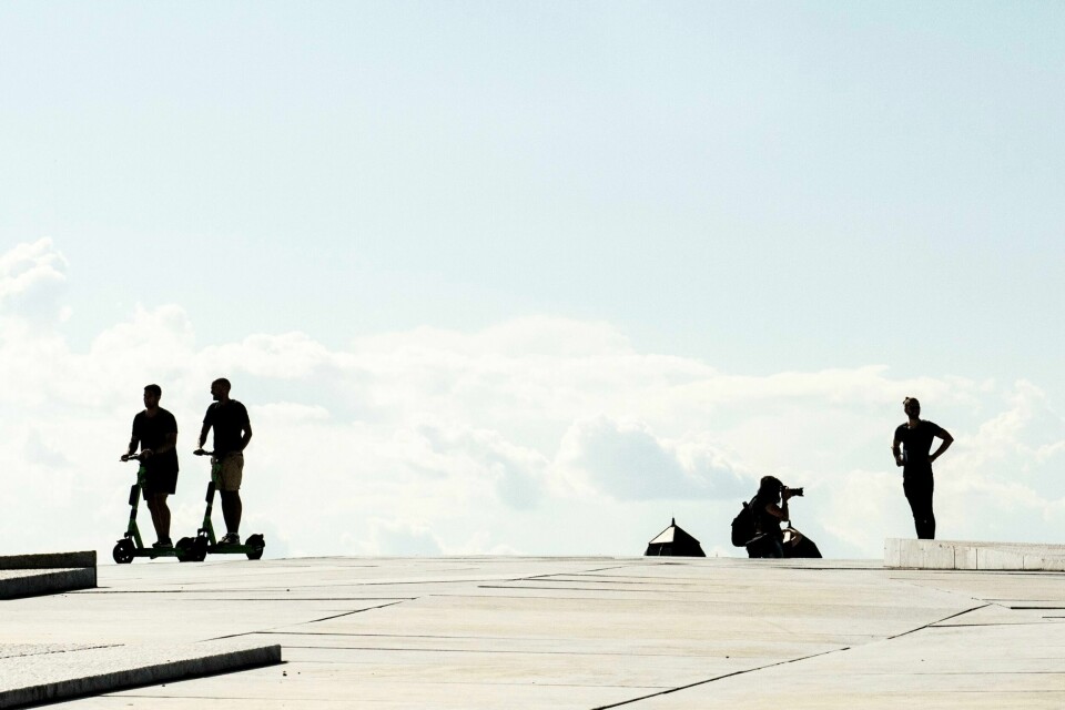 FORSIKRING: Det er fortsatt få som har forsikret el-sparkesykkelen sin. Antallet elsparkesykkelulykker i Oslo fortsetter å ligge på over det dobbelte av fjoråret. Foto: Annika Byrde / NTB