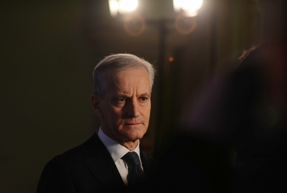 STATSMINISTER: Jonas Gahr Støre er statsminister. Han vurderer å gi folk mer i trygd. Statsminister Jonas Gahr Støre snakket mandag med sametingspresidenten om Fosen-saken. Foto: Tuva Åserud / NTB