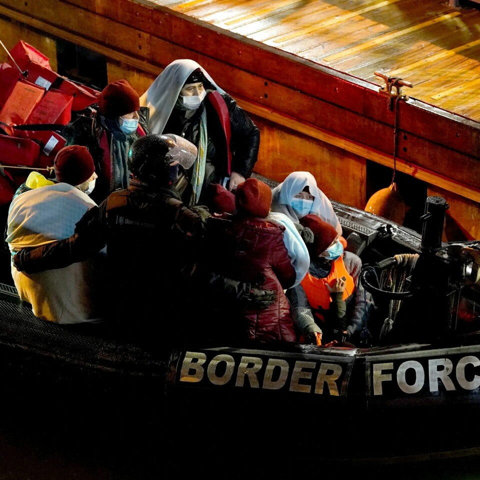 REDDET: En gruppe migranter plukket opp av britisk kystvakt utenfor Dover i Kent julaften. De er blant migrantene som prøvde å komme seg fra Storbritannia til Frankrike i fjor. Foto: Gareth Fuller / PA via AP / NTB En gruppe migranter plukket opp av britisk kystvakt utenfor Dover i Kent julaften. Foto: Gareth Fuller / PA via AP / NTB