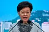 Bildet viser Hongkongs leder Carrie Lam, her under en pressekonferanse. Foto: Vincent Yu / AP / NTB