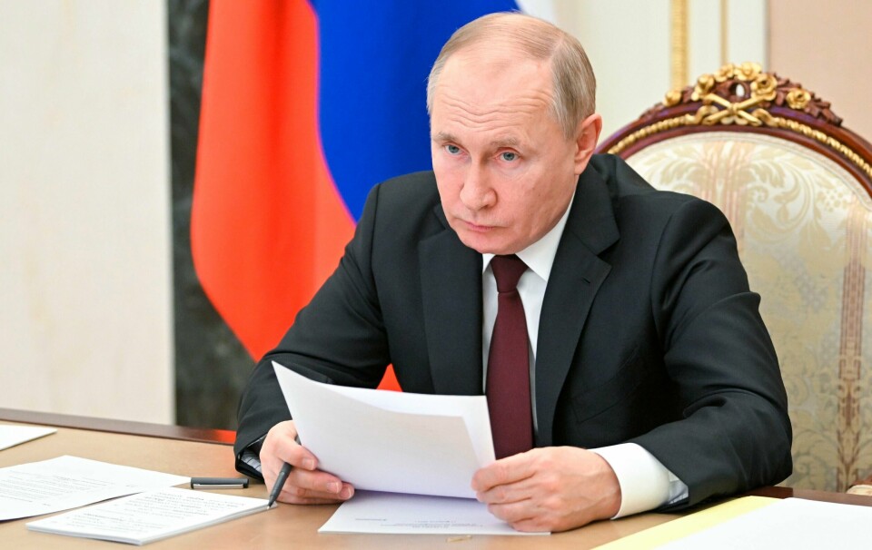 TALE: Russlands president Vladimir Putin skal holde en tale mandag kveld. Han vil si at to regioner i Ukraina er uavhengige. Bildet er tatt ved en tidligere anledning. (Alexei Nikolsky, Sputnik, Kremlin Pool Photo via AP) Bildet viser Russlands president Vladimir Putin. Foto: Alexei Nikolsky / Sputnik/AP / NTB