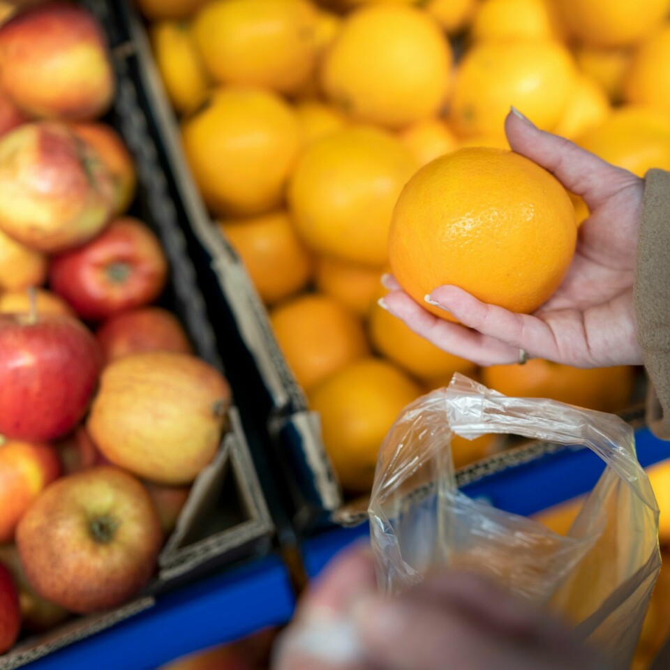 VITAMINER: Vet du hvor mye vitamin C du bør få i deg hver dag? Helsedirektoratet kom med nye anbefalinger i fjor. Lønnsemda i daglegvarebransjen er høgare enn det ein ville forvente i ein marknad med hard konkurranse, ifølgje ei kartlegging frå Konkurransetilsynet. Foto: Gorm Kallestad / NTB / NPK