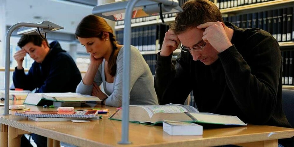 STUDENTER: Mange av dem som skal studere til høsten trenger et hjem. Allerede står studenter i Oslo i kø. – Det kan bli stressende for studentene, sier Norsk studentorganisasjon.