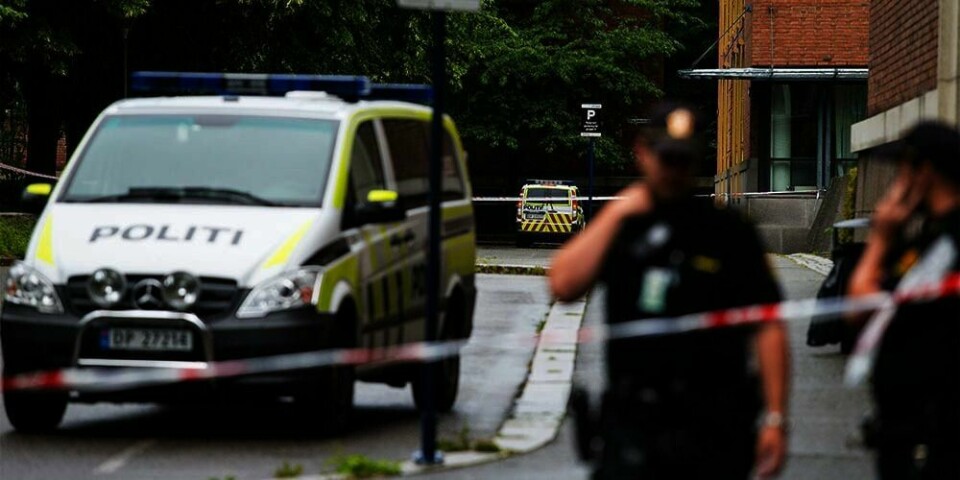 SKYTING:  En vekter ble skutt mot av to personer natt til onsdag. Det skjedde ved Blindern i Oslo. Politiet fant noen timer senere noe som så ut som en bombe.