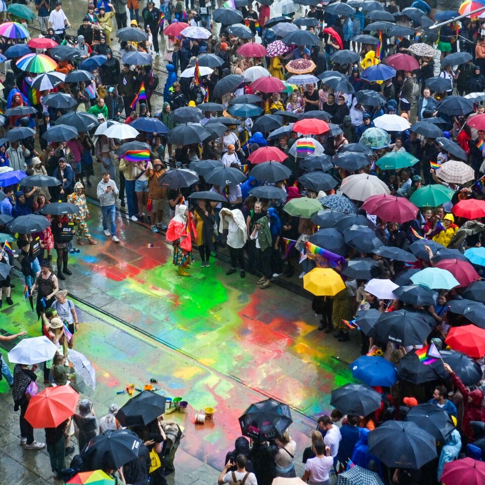PRIDE: Kommunikasjonen rundt minnemarkering på Rådhusplassen var uklar, innrømmer politi og PST. Kommunikasjonen rundt minnemarkering på Rådhusplassen var uklar, innrømmer politi og PST. Foto: Annika Byrde / NTB