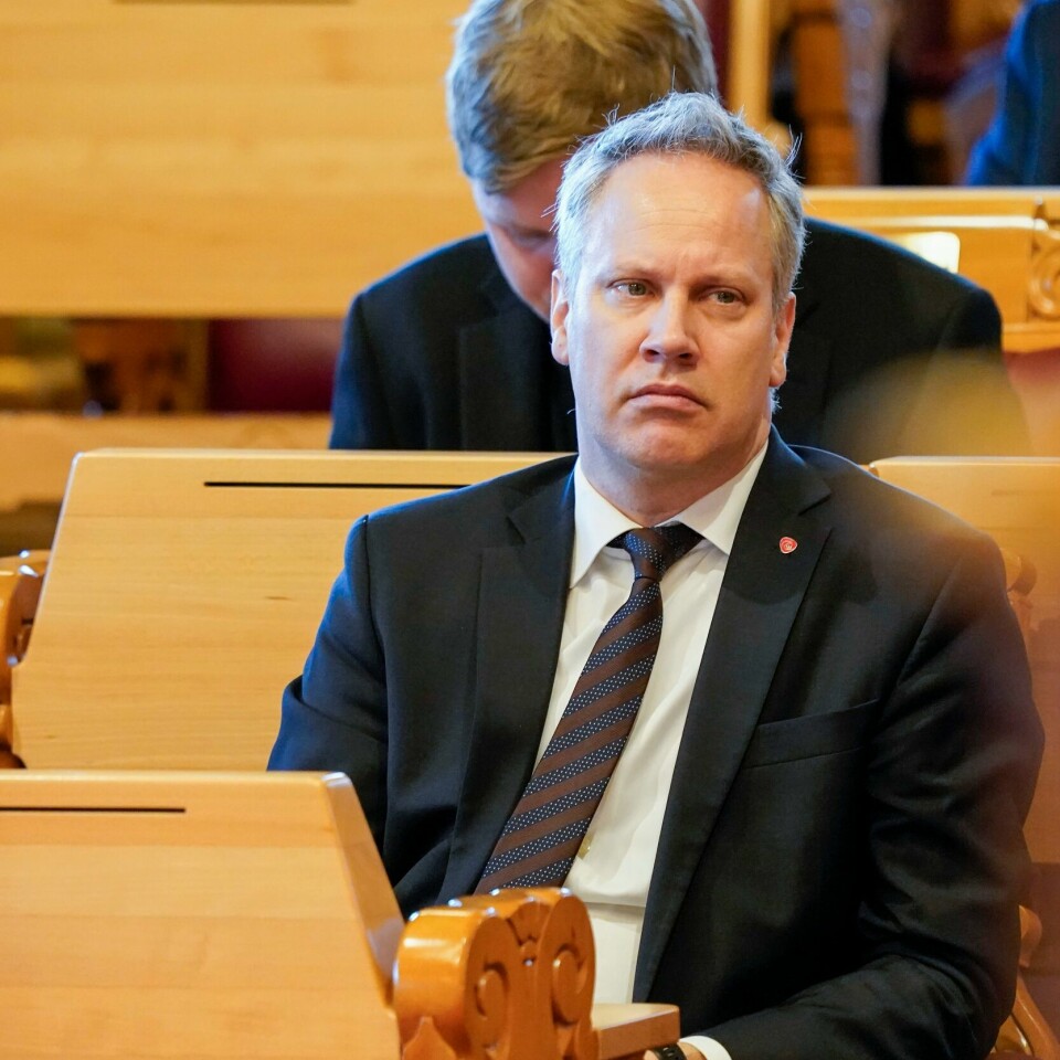 MØTE: Samferdselsminister Jon-Ivar Nygård har kalt inn til hastemøte. Møtet handler om Follobanen. Samferdselsminister Jon-Ivar Nygård (Ap) under spørretimen i Stortinget onsdag.Foto: Terje Bendiksby / NTB