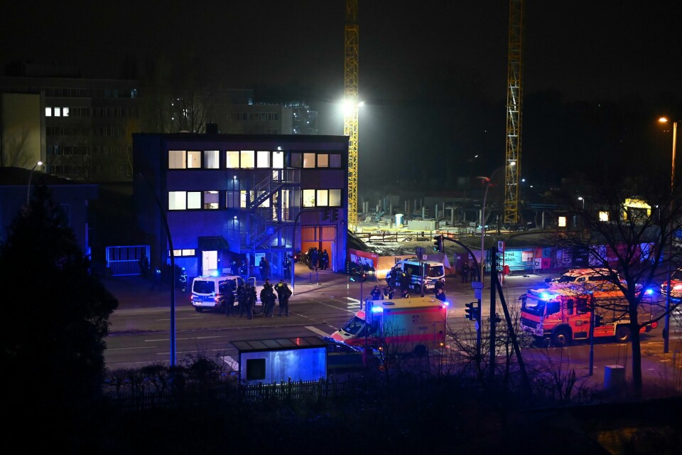 TYSKLAND: Minst sju ble drept i en skyteepisode i Hamburg torsdag, ifølge tyske medier. Bildet viser politi i Hamburg. Minst sju ble drept i en skyteepisode i Hamburg torsdag.