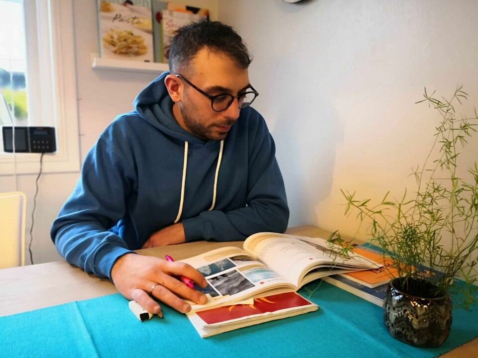 HJELP: Gerasimos Kastrinakis har dysleksi. Han forteller i ukens avis om å lære norsk uten hjelpemidler.