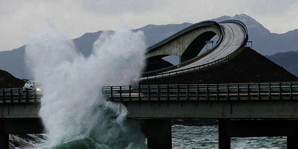 STORM: Det er meldt mye vind og regn i helgen. Folk i Midt-Norge og i Nordland bør holde seg inne, sier meteorolog.