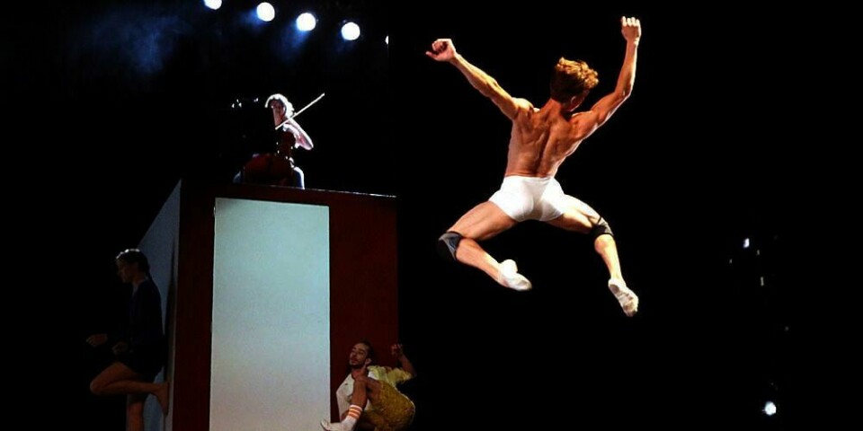 DANS: Forestillingen «Over hodet under huden» skal vises mange steder i Norge. Nasjonalballetten skal på turné med Riksteatret.