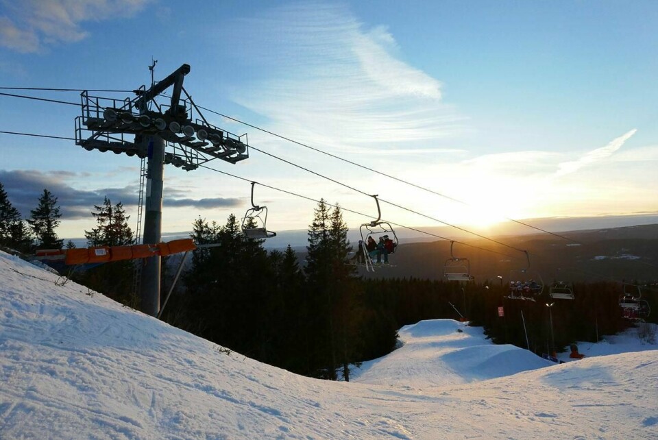 VINTERFERIE: Mange planlegger reise til et sted de kan stå på ski. Det er i vinterferien som snart kommer.