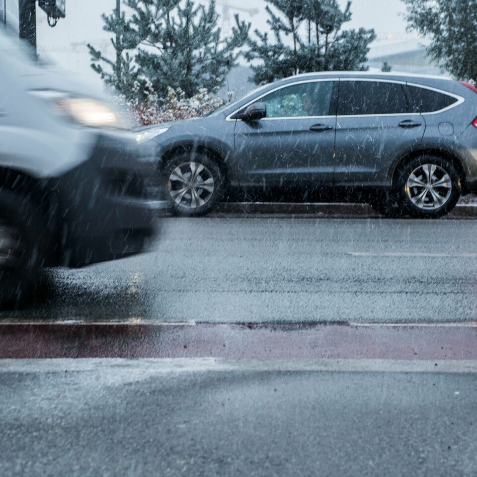 UNDERSØKER: Nå skal alle som dør i trafikken, undersøkes etter sin død. Politikerne tror det kan bidra til færre ulykker.