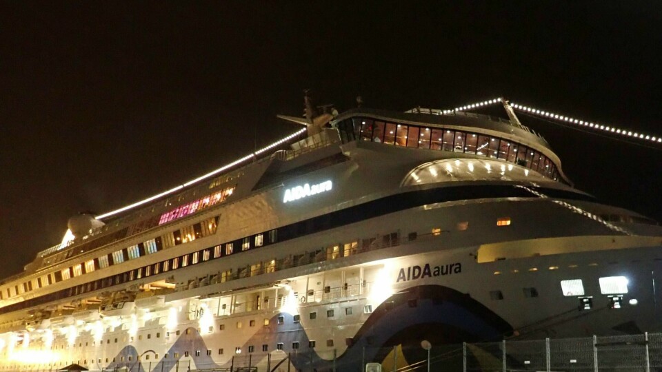 VENTER: Cruiseskipet «Aida Aura» kan ha korona-smittede om bord.