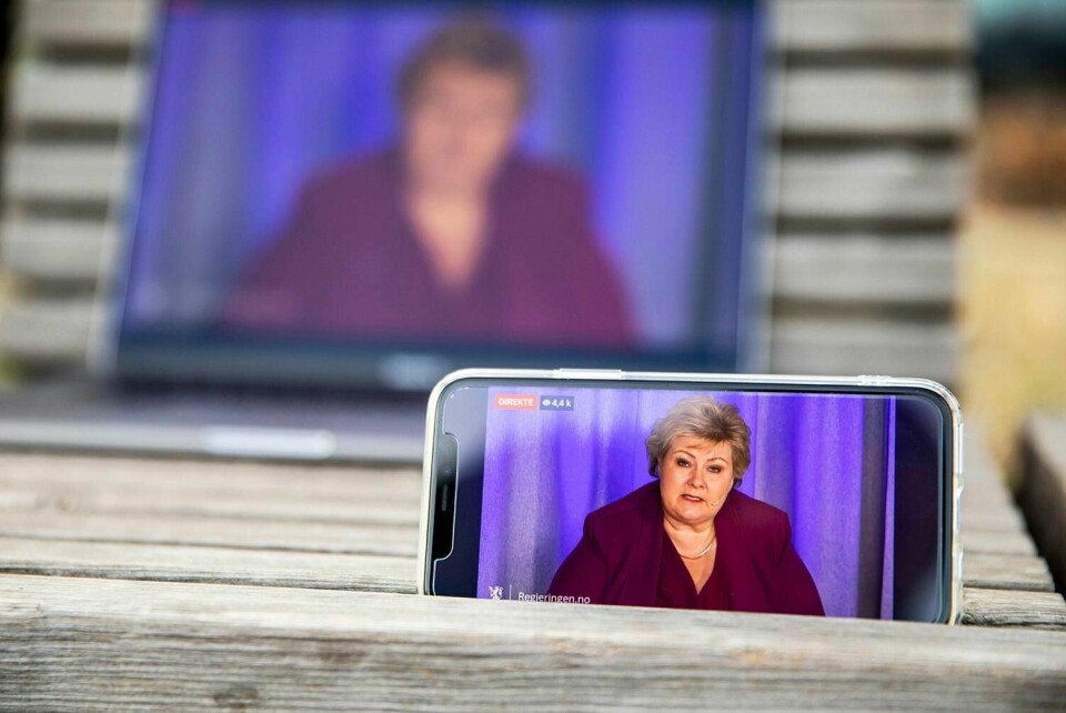 KRAV: Statsminister Erna Solberg svarte på spørsmål fra folket søndag. Hun snakket blant annet om hvor lenge vi må ha så strenge krav for å hindre smitte.