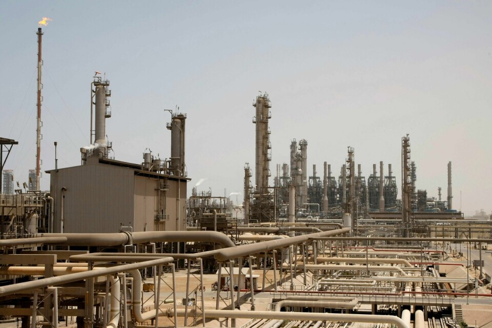 KUTT: Saudi-Arabia og andre land i organisasjonen Opec vil egentlig ha lavere produksjon av olje. Nå er Saudi-Arabia og Russland uenige. De øker produksjonen og senker prisene for å ramme hverandre økonomisk.