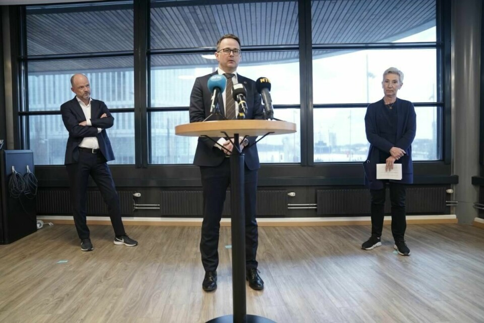 ENIGE: Partene NHO, LO og YS ble enige om lønnsoppgjøret. Forhandlingene skjedde hos Riksmekleren i helga. De ble enige nesten 14 timer på overtid.
