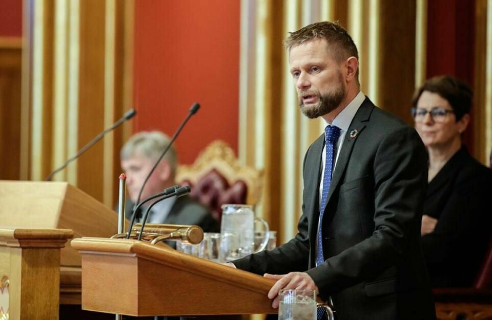 KORONA: Helseminister Bent Høie fortalte Stortinget hvordan sykehusene forbereder seg. 22.000 kan trenge å bli innlagt, sa han.