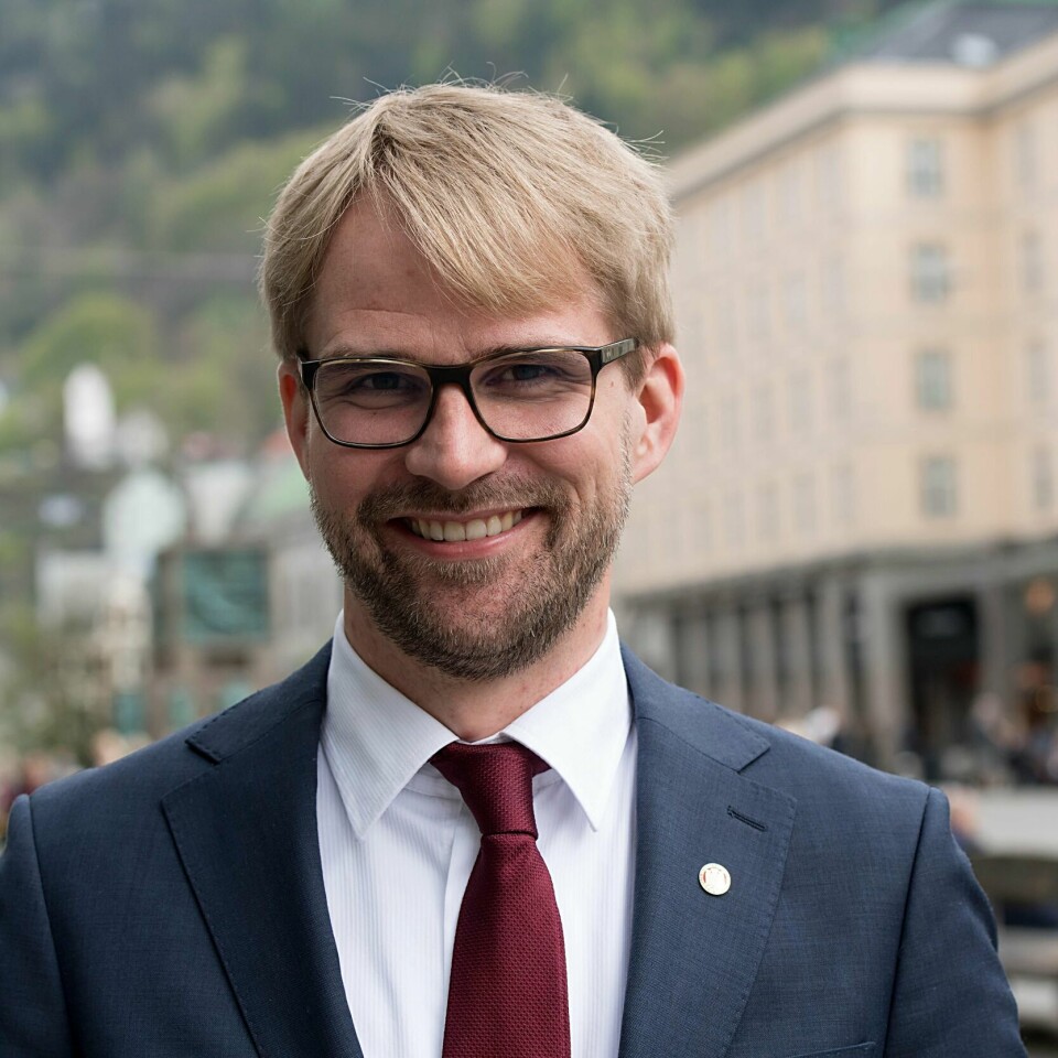 VINNER: Bergen kommune vant en av tre klarspråk-priser. De ble delt ut tirsdag. Byrådsleder Roger Valhammer i Berge kan juble.