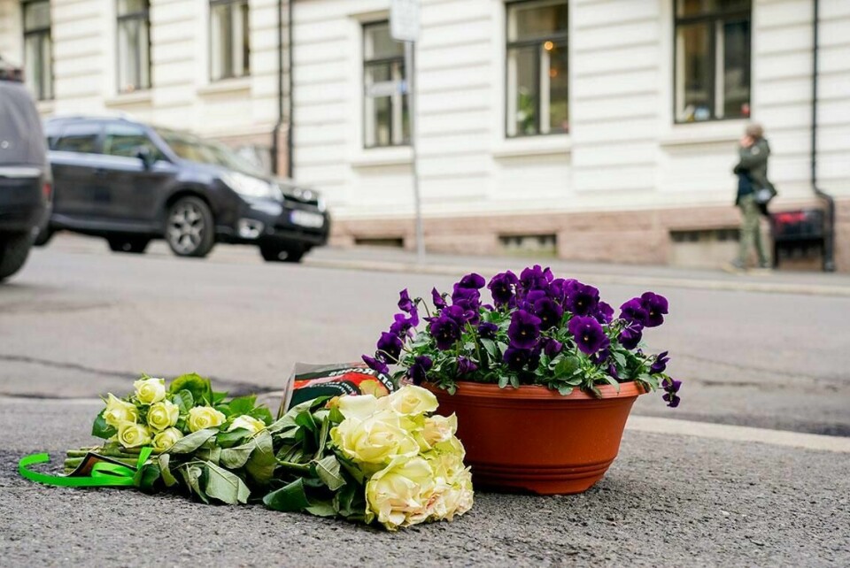 VARETEKT: Mannen som er siktet for drapet på Frogner i Oslo, sier ja til varetekts-fengsling. Onsdag ettermiddag ble det lagt ned blomster på stedet hvor drapet skjedde.