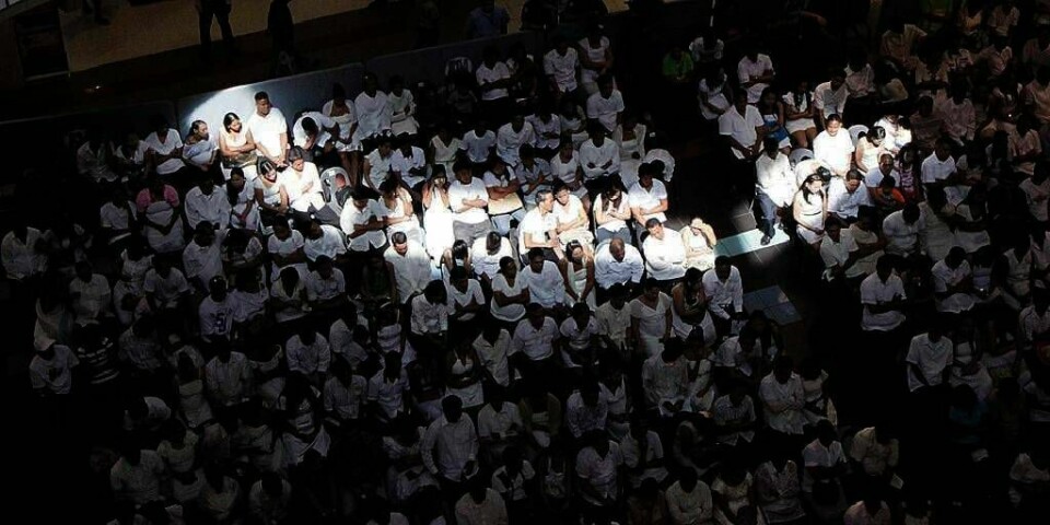 BRYLLUP:  Hundrevis av filippinske par giftet seg samtidig i en stor seremoni. Parene hadde valgt 11.11.2011 som bryllupsdato.