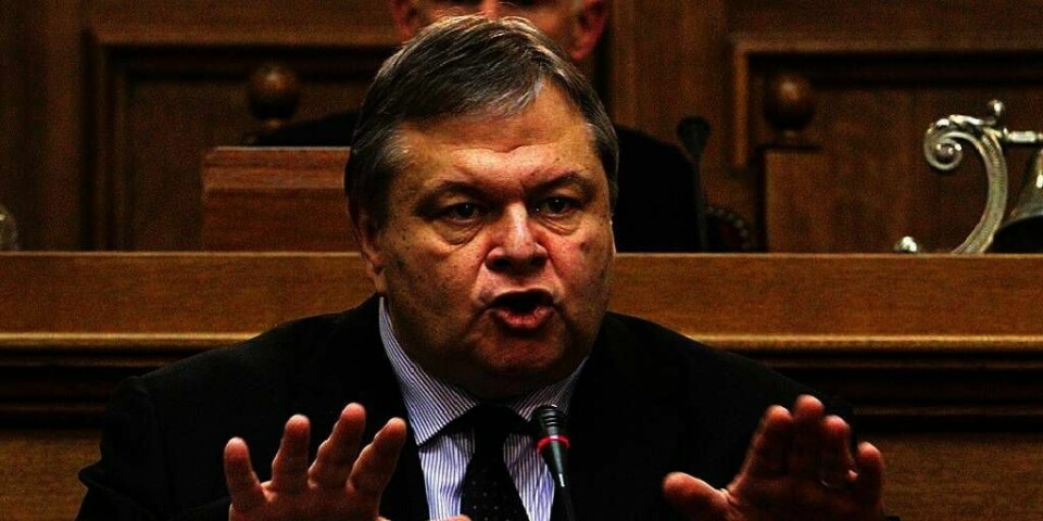 NEI: Evangelos Venizelos er finansminister i Hellas. Han sier at regjeringen har ombestemt seg. De vil ikke la folket stemme over kriseplanen for økonomien likevel.