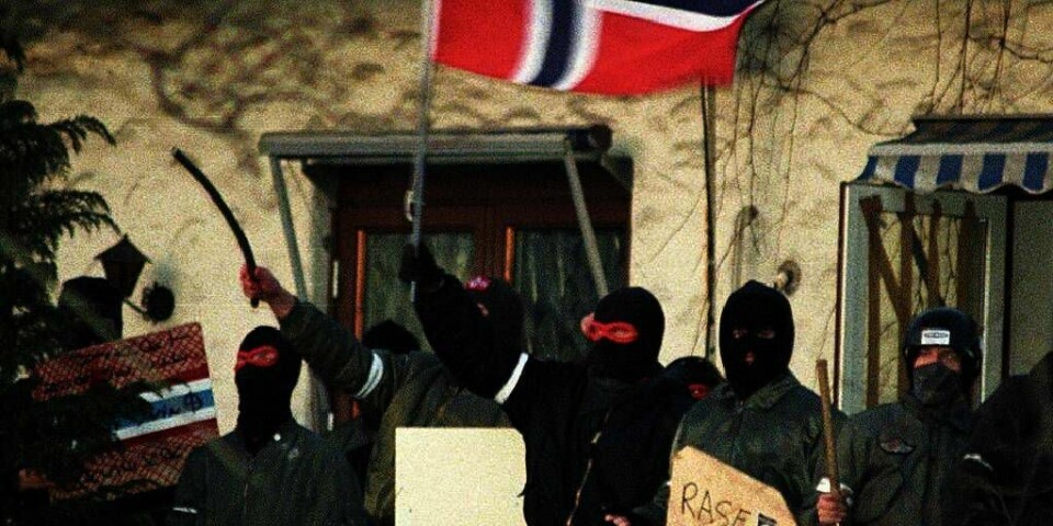 NYNAZISTER: Politiet aksjonerte mot en gruppe nynazister i Oslo i 1995. Flere har sluttet å være nazister etter samtaler med politiet. Det viser en masteroppgave skrevet av en tidligere nynazist.