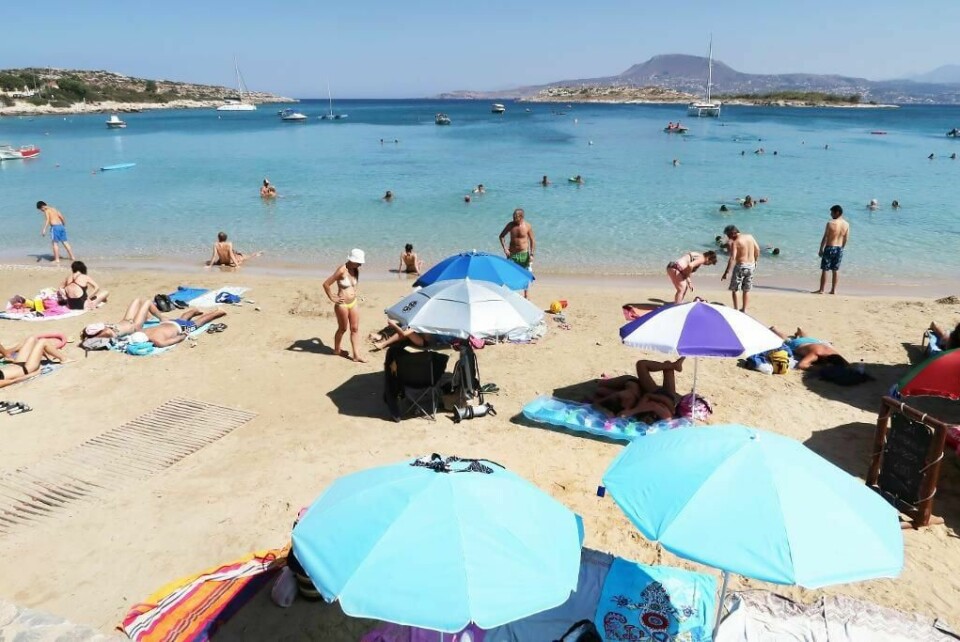 DYRT: Det er dyrt å reise på ferie til utlandet. Men vi betaler gjerne tre ganger ekstra for å gjøre det. Bildet er fra Kreta i Hellas.