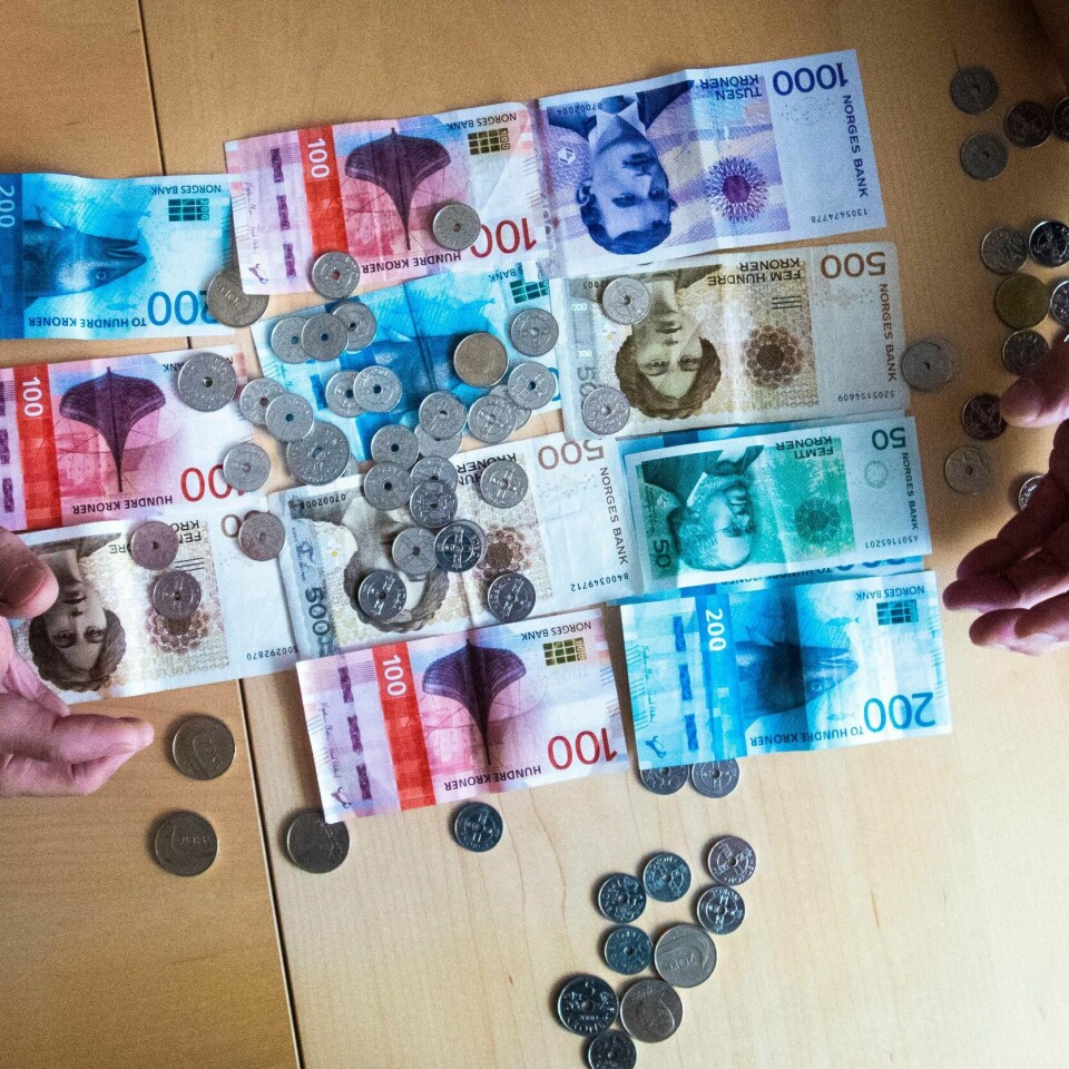 ULOVLIG: Flere land i verden sliter med korrupsjon. Det betyr å ta imot penger og gaver ulovlig.