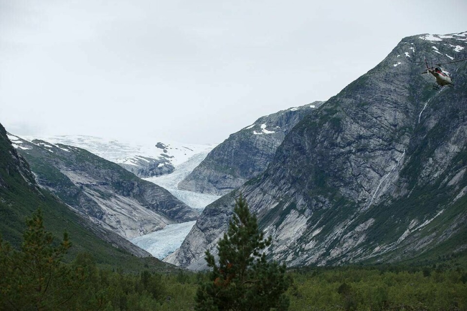 SMELTER: Nigardsbreen er en brearm av Jostedalsbreen. Den har trukket seg tilbake en kilometer siden 1963.