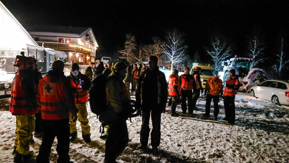 LETER: Fire personer er savnet i Troms. Folk fortsetter å lete etter dem torsdag.