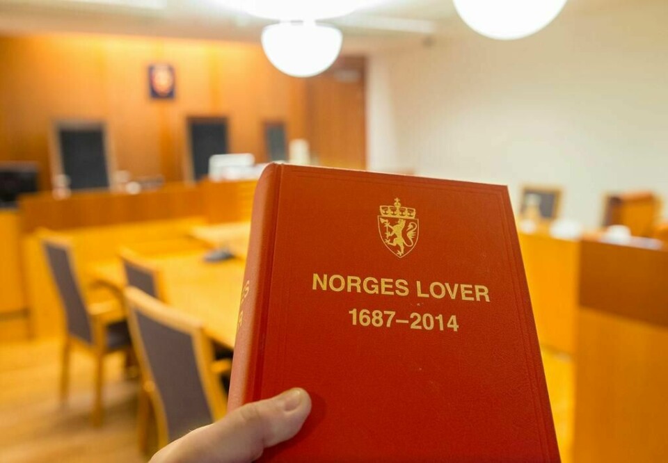 OVERGREP: En 33 år gammel mann er i retten tiltalt for overgrep mot sju barn. Han sier han er skyldig på alle punkter unntatt to.