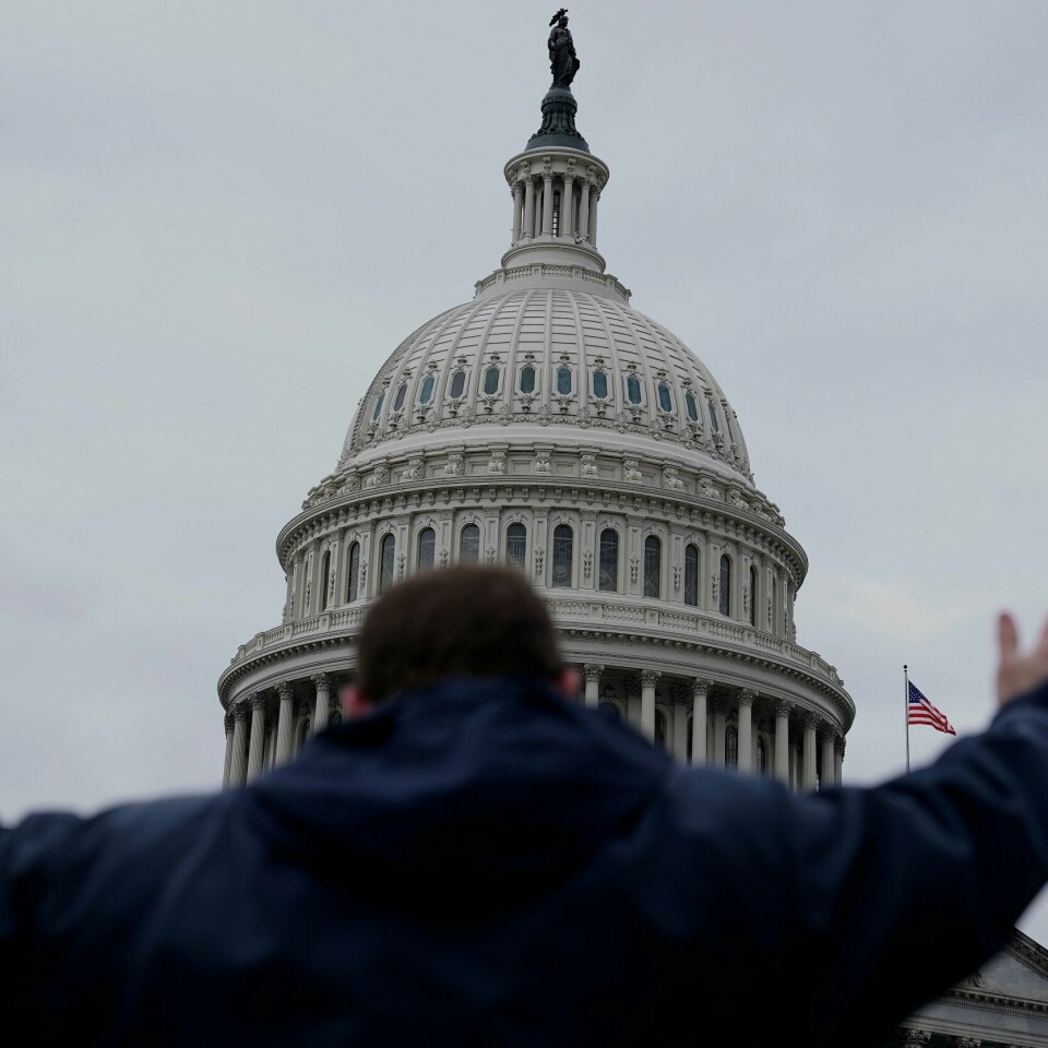 BRÅK: Joe Biden skal onsdag bli godkjent som ny president i USA. Men han må vente seg at det blir bråk. Flere av de som støtter Donald Trump vil protestere på at han er vinner. Det vil skje både i og utenfor Kongressen.